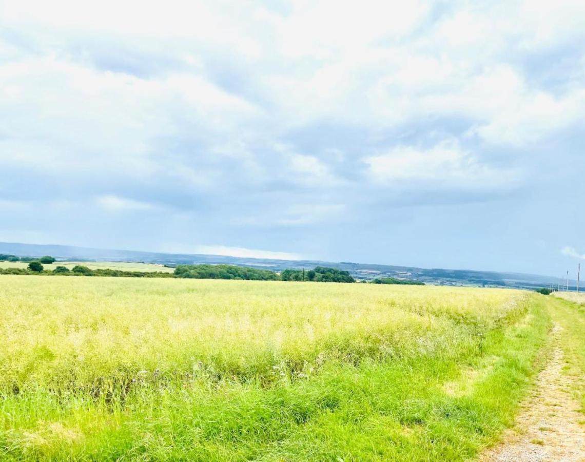 Luxury Farmhouse With Stunning Views And Hot Tub Ebberston Экстерьер фото