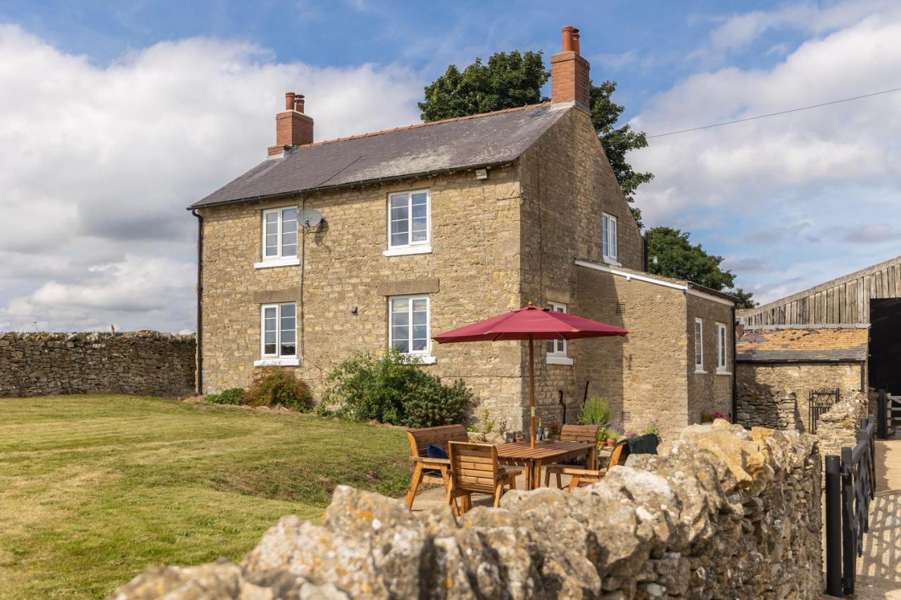 Luxury Farmhouse With Stunning Views And Hot Tub Ebberston Экстерьер фото